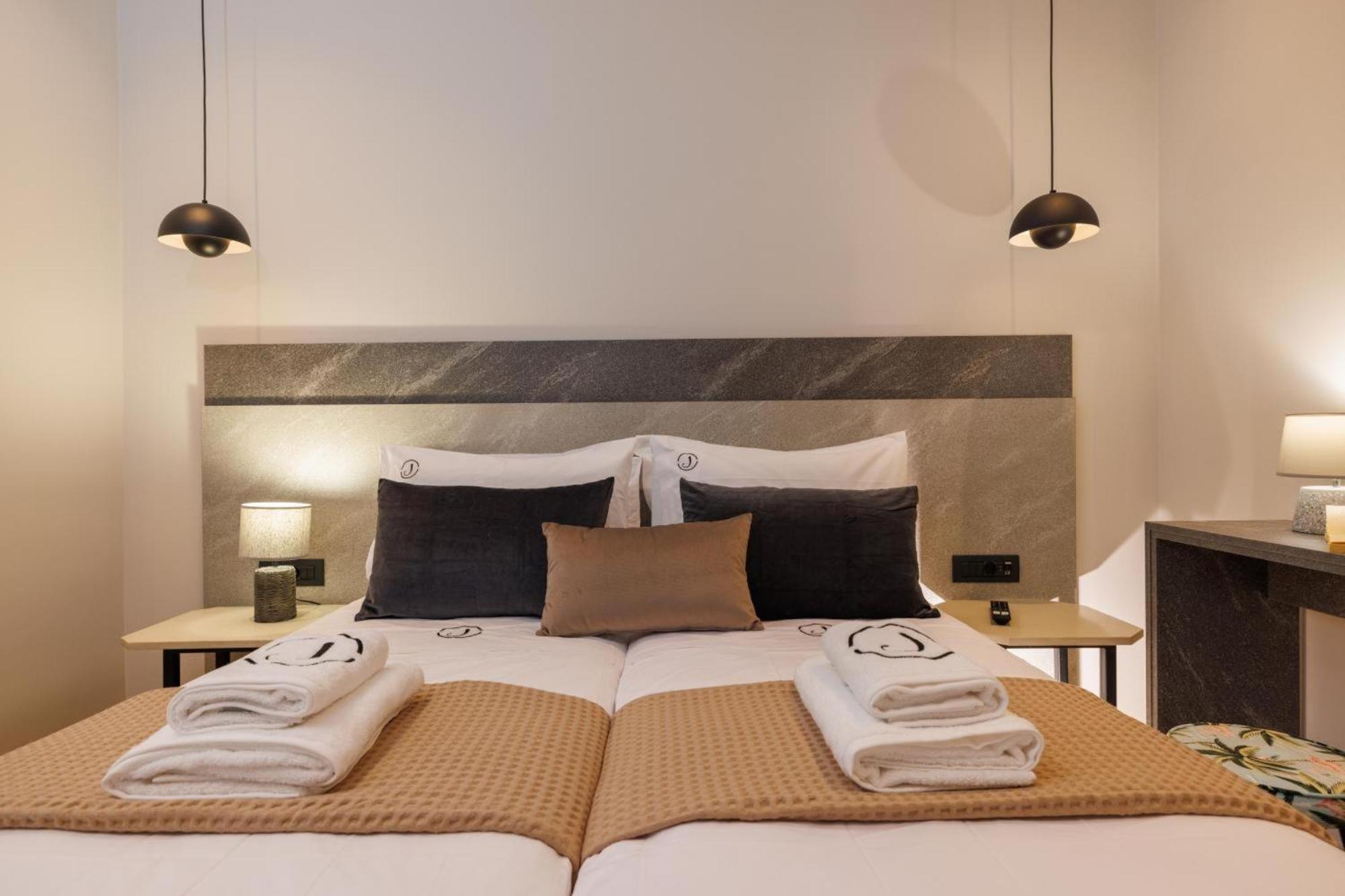 Jolly Suites كاندية المظهر الخارجي الصورة
