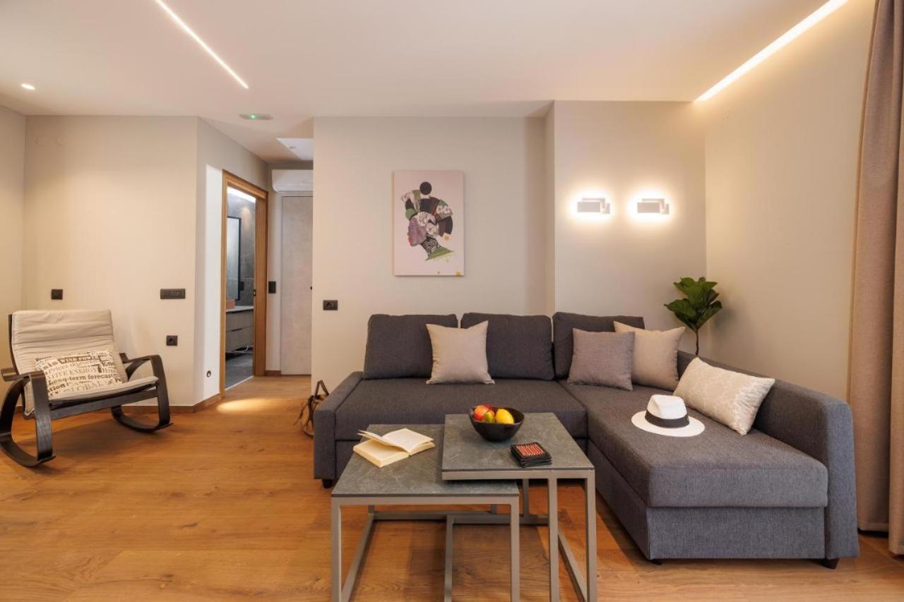 Jolly Suites كاندية المظهر الخارجي الصورة